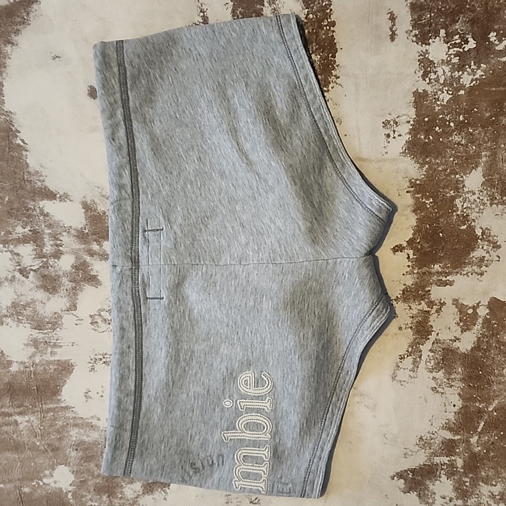 Abercrombie & Fitch Gray Fleece Shorty Shorts. Size: XL - Picture 4 of 12